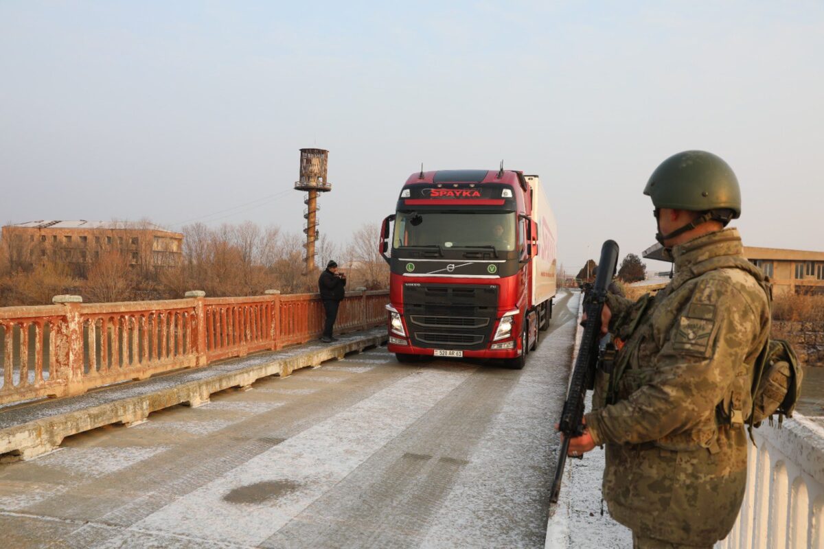 Armenia sends humanitarian aid to Turkey
